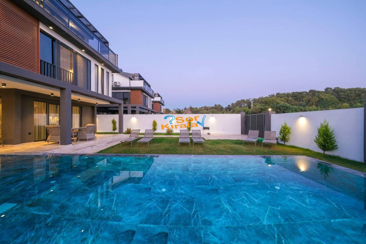 Fethiye Çalış Plajı, Kapalı Havuzlu, Sauna, Hamam, Jakuzili 3+1 Villa Royal 2