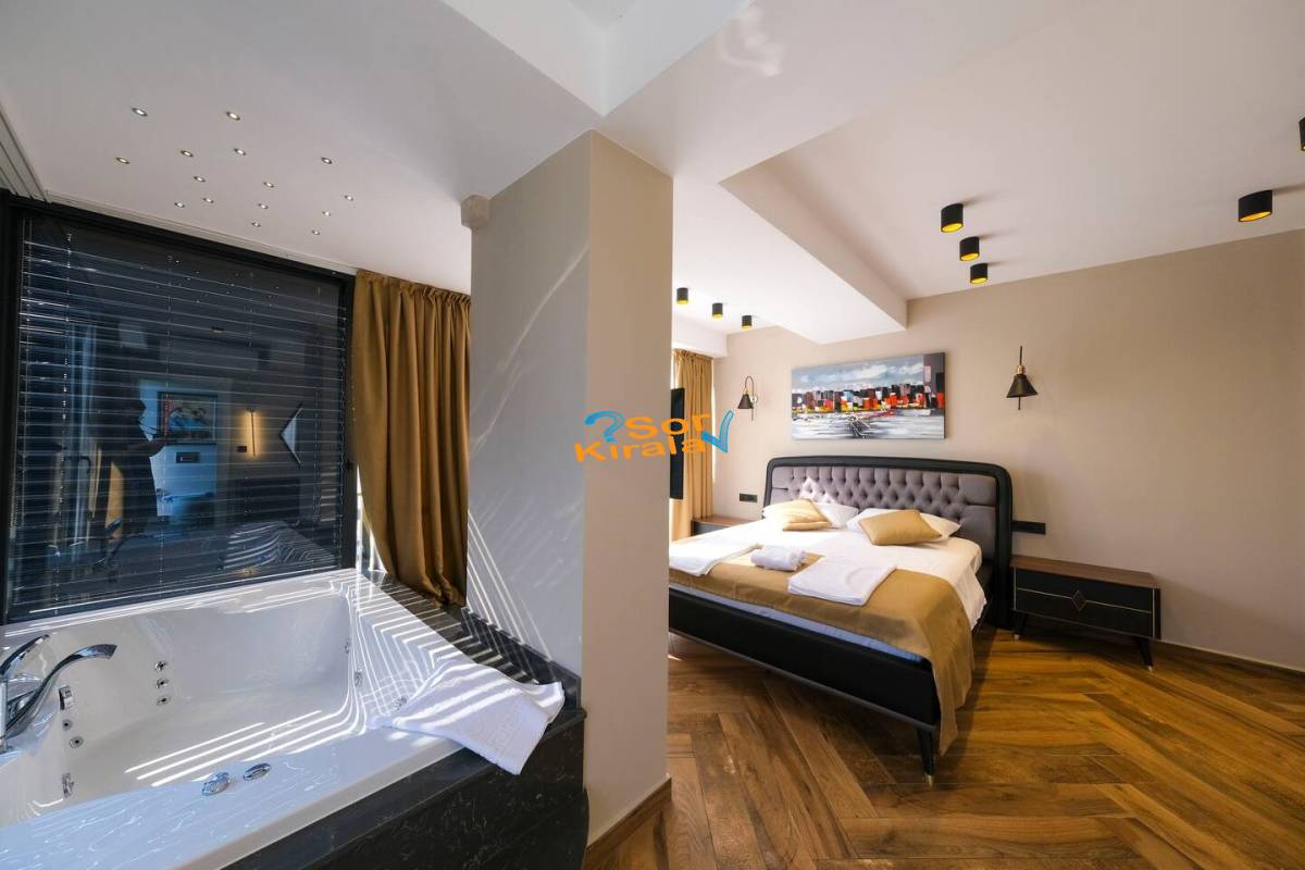 Fethiye Çalış Plajı, Kapalı Havuzlu, Sauna, Hamam, Jakuzili 3+1 Villa Royal 2