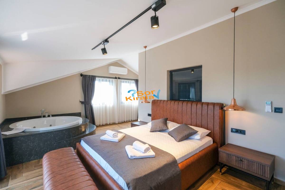 Fethiye Çalış Plajı, Kapalı Havuzlu, Sauna, Hamam, Jakuzili 3+1 Villa Royal 2