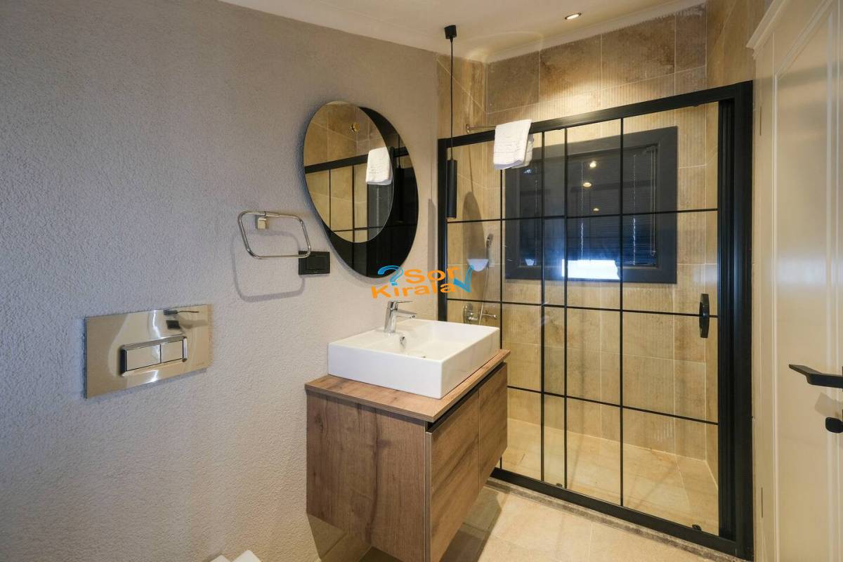 Fethiye Çalış Plajı, Kapalı Havuzlu, Sauna, Hamam, Jakuzili 3+1 Villa Royal 2