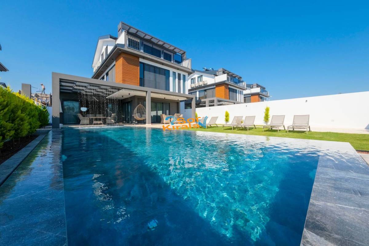 Fethiye Çalış Plajı, Kapalı Havuzlu, Sauna, Hamam, Jakuzili 3+1 Villa Royal 2