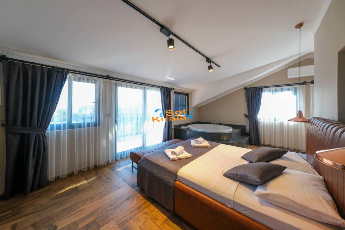 Fethiye Çalış Plajı, Kapalı Havuzlu, Sauna, Hamam, Jakuzili 3+1 Villa Royal 2