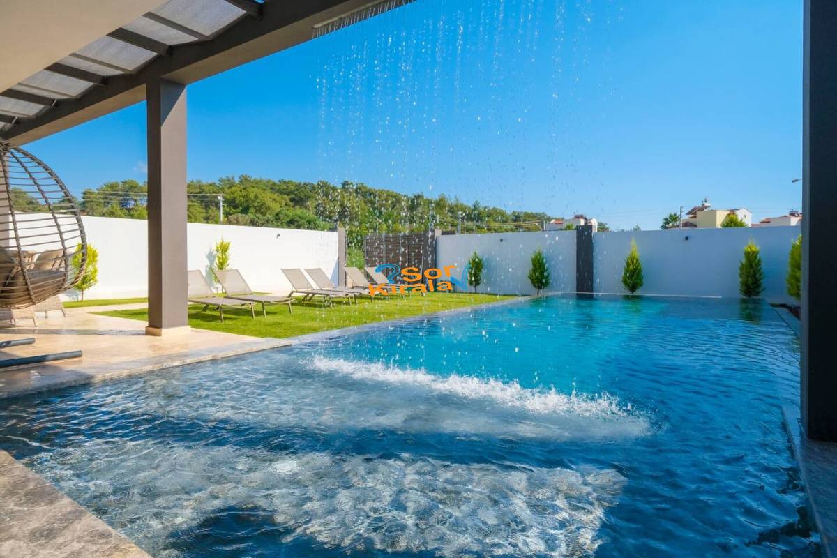 Fethiye Çalış Plajı, Kapalı Havuzlu, Sauna, Hamam, Jakuzili 3+1 Villa Royal 2