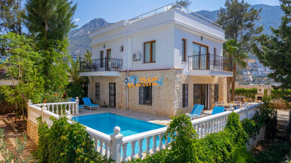 Kalkan Merkezde 4+1 Villa JASMİN