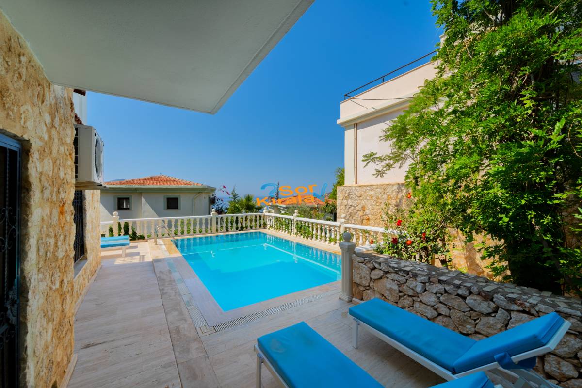 Kalkan Merkezde 4+1 Villa JASMİN