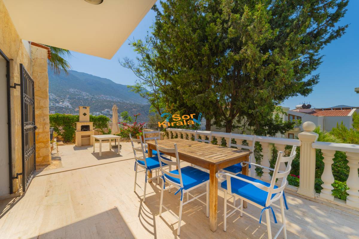 Kalkan Merkezde 4+1 Villa JASMİN