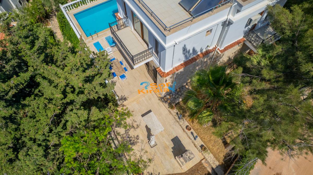 Kalkan Merkezde 4+1 Villa JASMİN