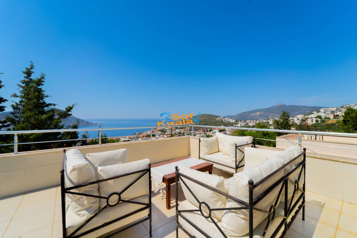Kalkan Merkezde 4+1 Villa JASMİN