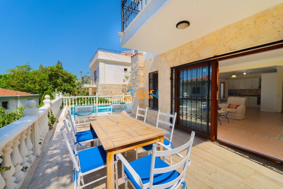 Kalkan Merkezde 4+1 Villa JASMİN