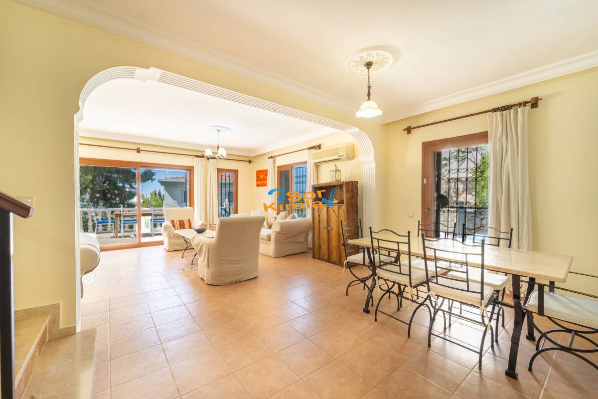 Kalkan Merkezde 4+1 Villa JASMİN