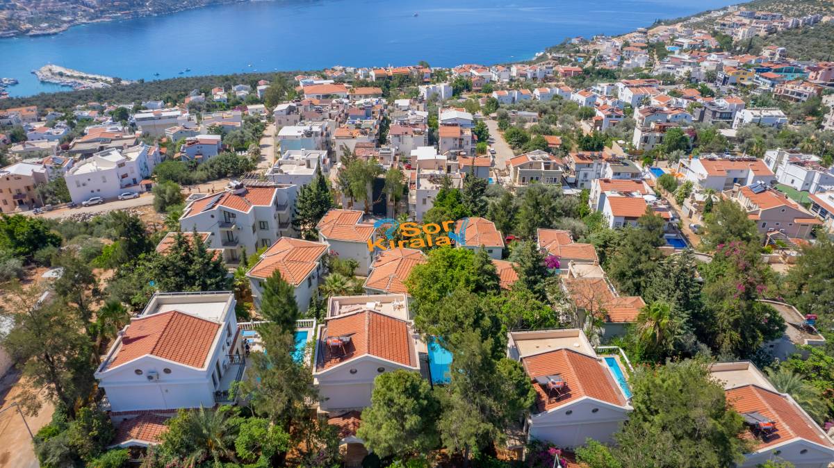 Kalkan Merkezde 4+1 Villa JASMİN