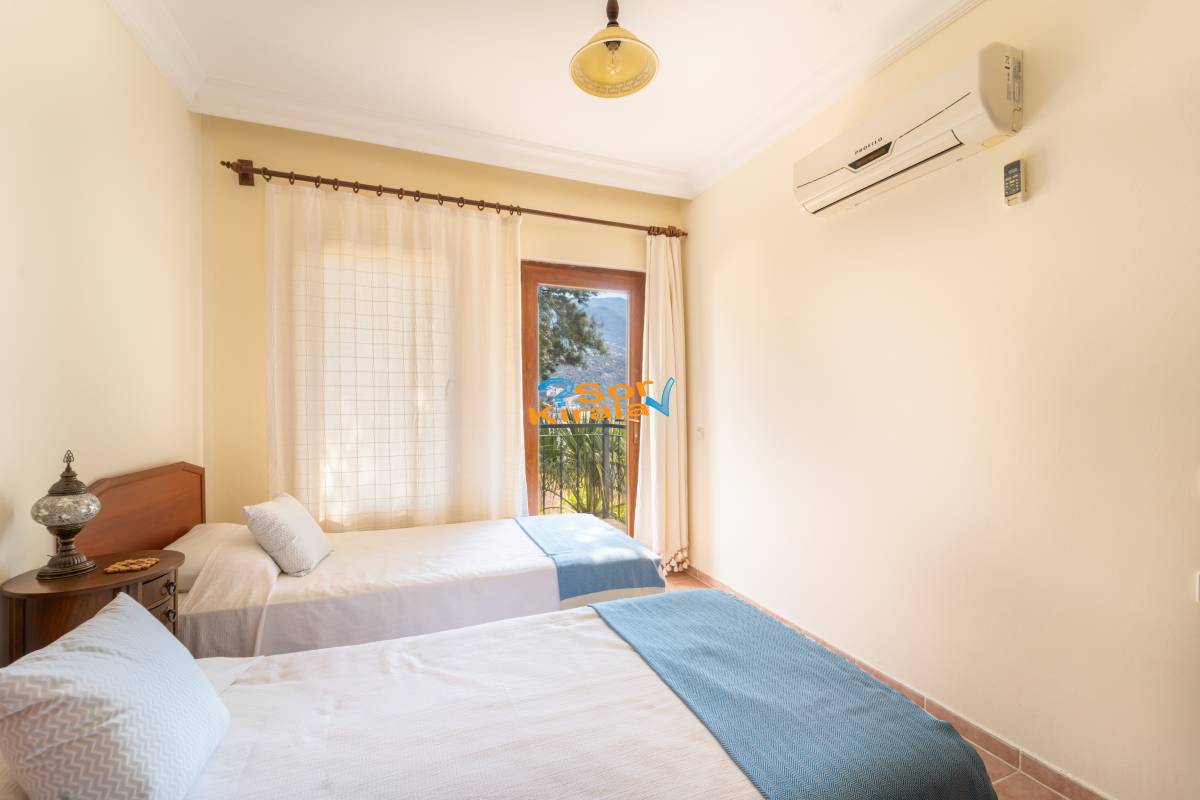 Kalkan Merkezde 4+1 Villa JASMİN