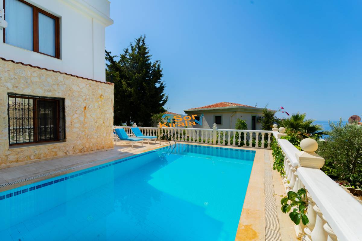 Kalkan Merkezde 4+1 Villa JASMİN